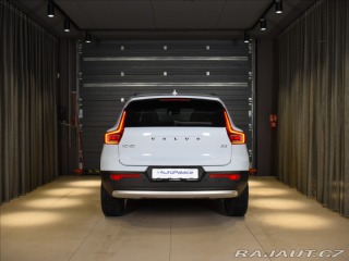 Volvo XC40 2,0 2,0 B3  Core 2025