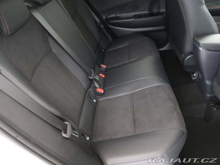 Toyota C-HR 2.0Hybrid,1Maj,CZ,4x4,GR 2024