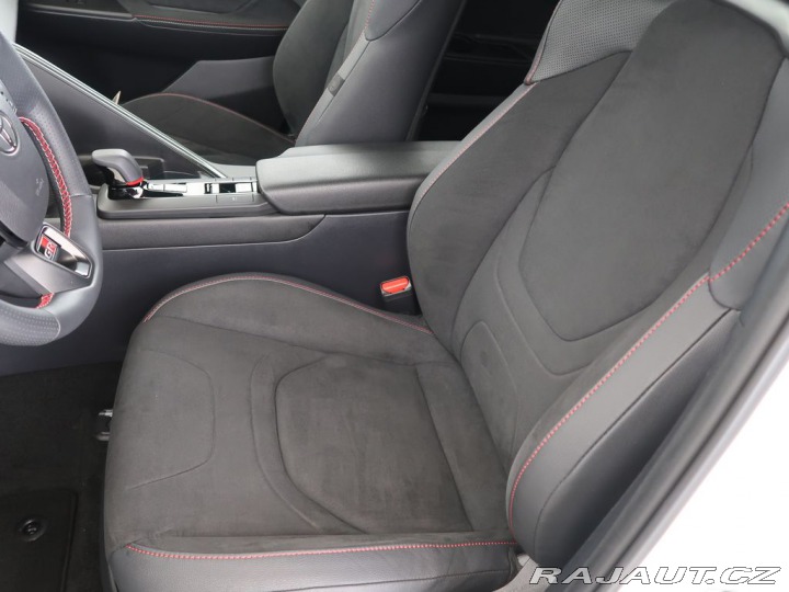 Toyota C-HR 2.0Hybrid,4x4,1Maj,CZ,GR 2024