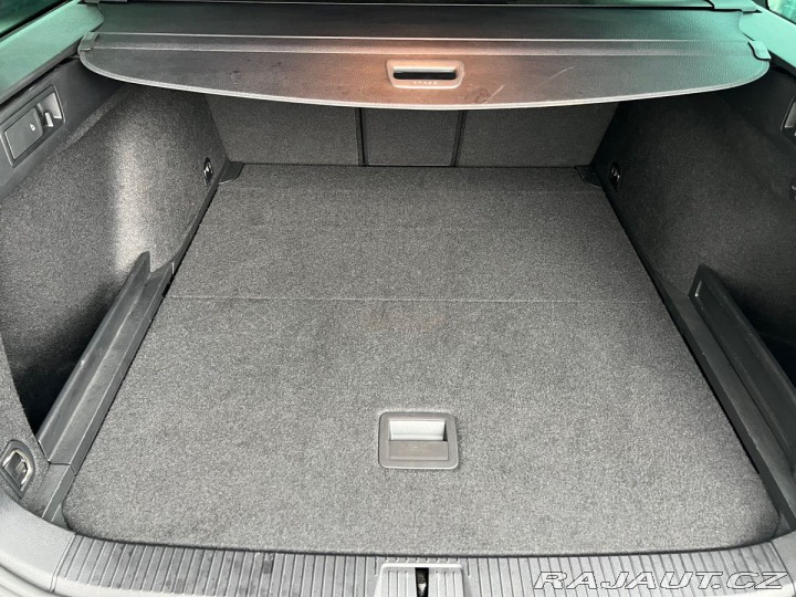 Volkswagen Passat R-line  110kW DSG Tažné 1800