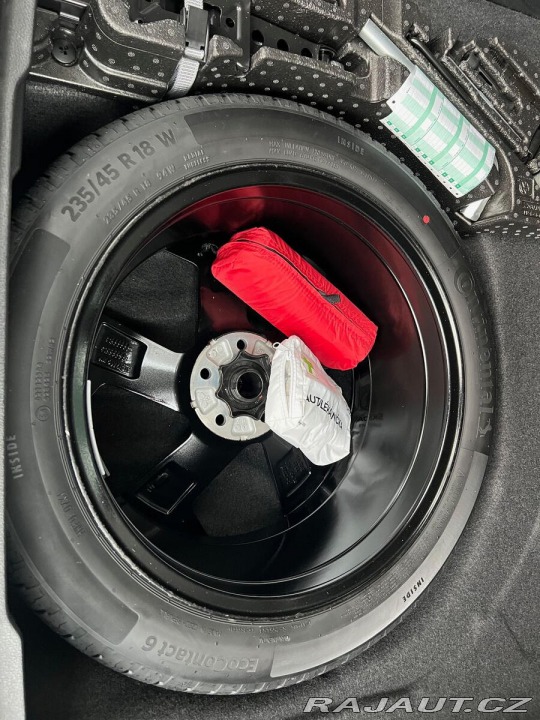 Volkswagen Passat R-line  110kW DSG Tažné 1800