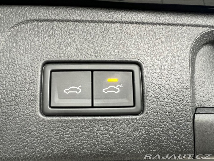 Volkswagen Passat R-line  110kW DSG Tažné 2022