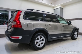 Volvo XC70 2.4 D5 AWD/AT 136kW Momen 2009