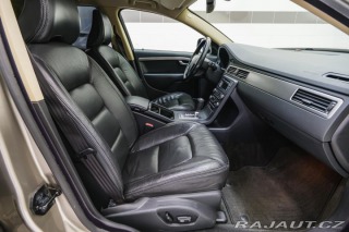 Volvo XC70 2.4 D5 AWD/AT 136kW Momen 2009