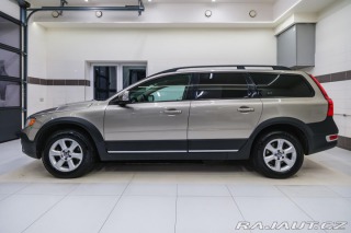 Volvo XC70 2.4 D5 AWD/AT 136kW Momen 2009