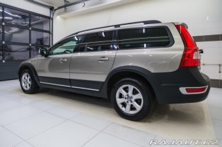Volvo XC70 2.4 D5 AWD/AT 136kW Momen 2009