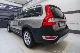 Volvo XC70 2.4 D5 AWD/AT 136kW Momen 2009