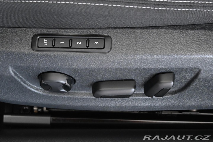 Škoda Superb 2,0 NEINZEROVAT, SLUŽEBNÍ 2021