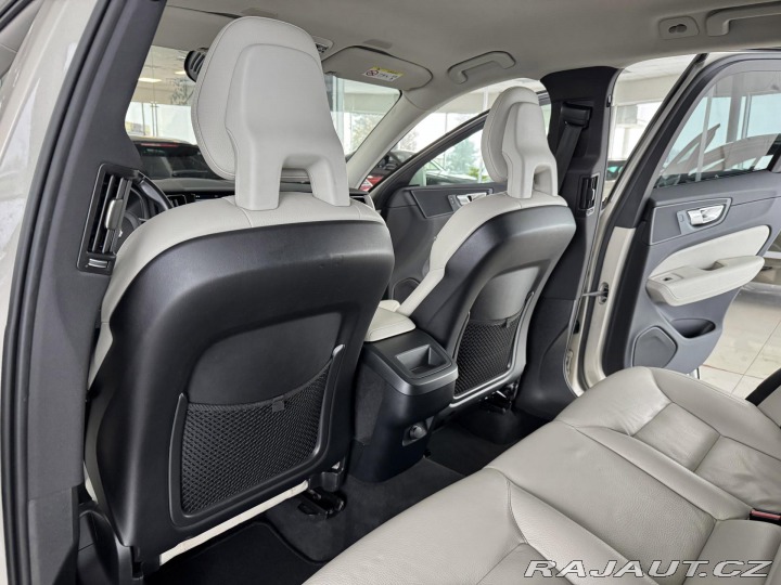 Volvo XC60 D4 AWD*Inscription*REZERV 2018