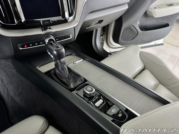 Volvo XC60 D4 AWD*Inscription*POLEST 2018