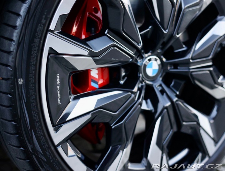 BMW 5 Touring  550e xDrive  | ť 2025