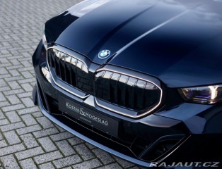 BMW 5 Touring  550e xDrive  | ť 2025
