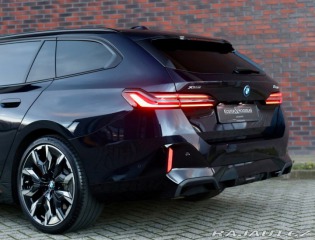 BMW 5 Touring  550e xDrive  | ť 2025