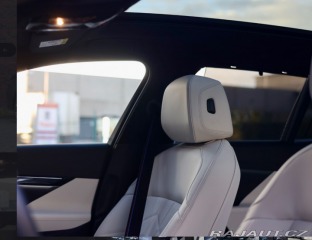 BMW 5 Touring  550e xDrive  | ť 2025