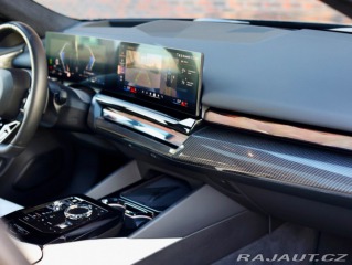 BMW 5 Touring  550e xDrive  | ť 2025