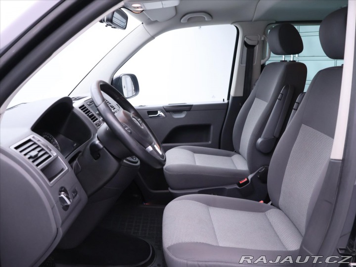Volkswagen Caravelle 2,0 TDI 132kW DSG 8-Míst 2012