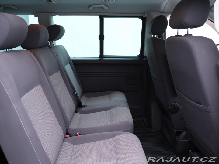 Volkswagen Caravelle 2,0 TDI 132kW DSG 8-Míst 2012
