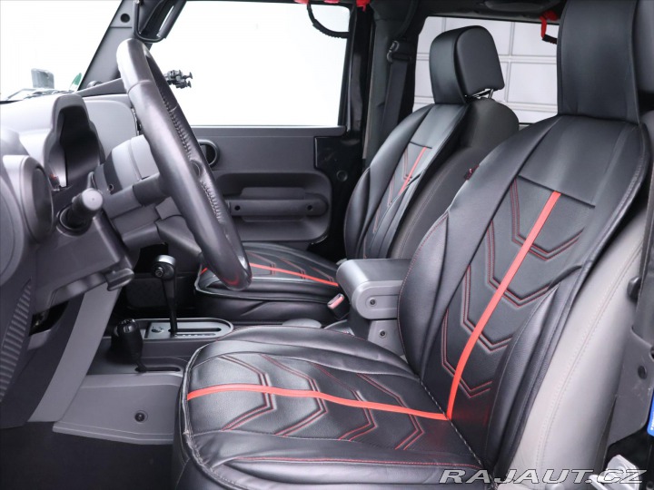 Jeep Wrangler 2,8 CRD 130kW Tažné Klima 2010