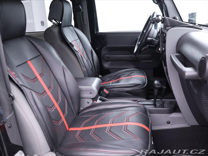 Jeep Wrangler 2,8 CRD 130kW Tažné Klima 2010