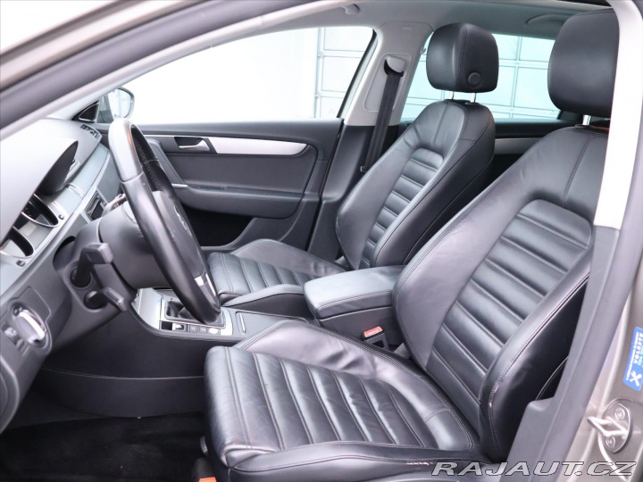 Volkswagen Passat 1,6 TDI Highline Xenon 2012