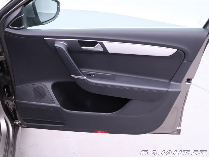 Volkswagen Passat 1,6 TDI Highline Xenon 2012