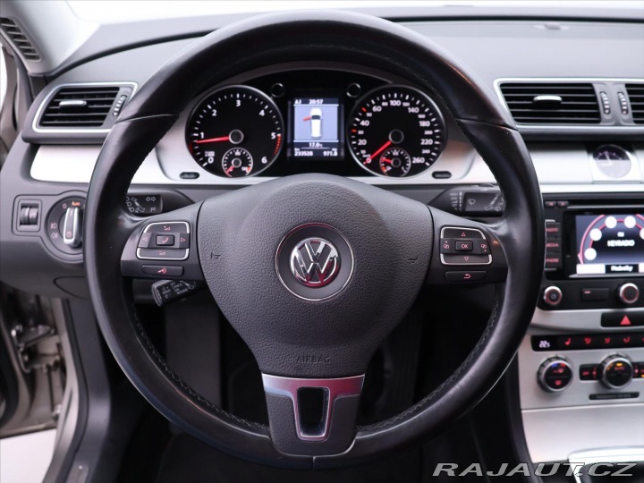 Volkswagen Passat 1,6 TDI Highline Xenon 2012