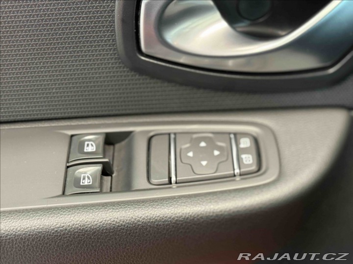 Renault Clio 1,2 i 1.majitel, servis 2017