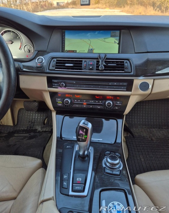 BMW 5 3,0   f11 530d 2011