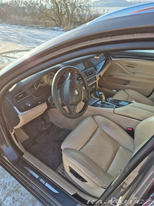 BMW 5 3,0   f11 530d 2011