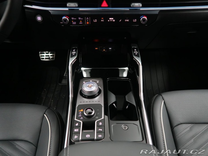 Kia Sorento TOP - K odběru IHNED 2025