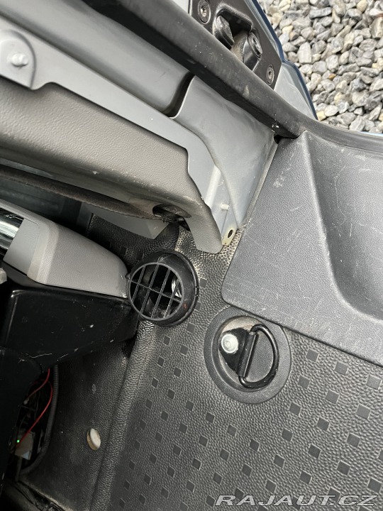 Volkswagen Transporter 2.0TDI obytná vestavba 2011