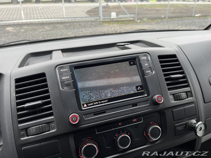 Volkswagen Transporter 2.0TDI obytná vestavba 2011