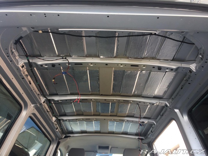 Volkswagen Transporter 2.0TDI obytná vestavba 2011