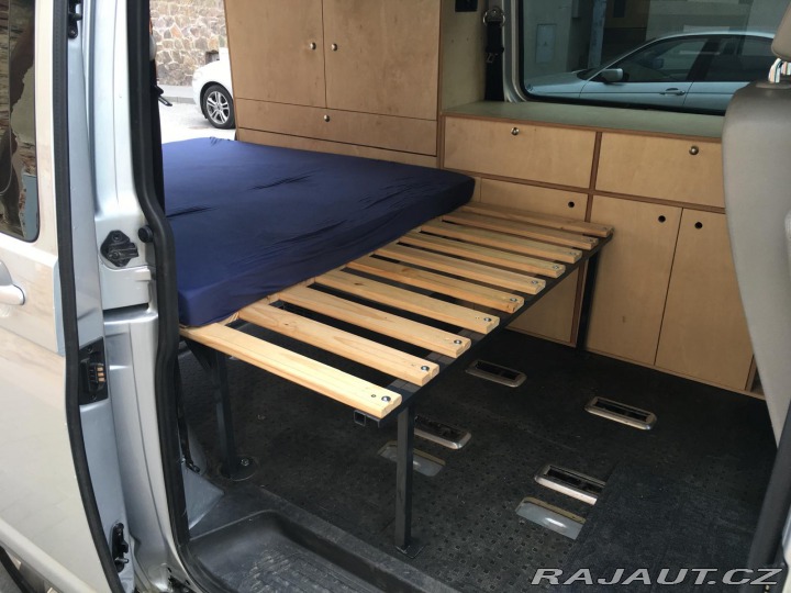 Volkswagen Transporter 2.0TDI obytná vestavba 2011