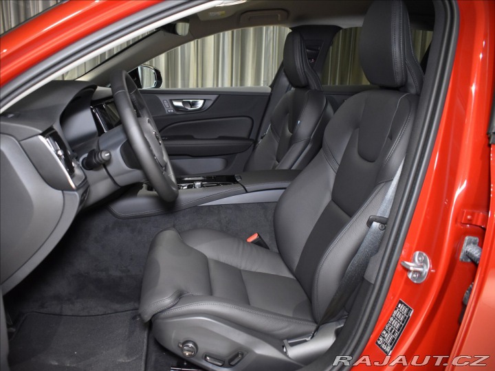 Volvo V60 2,0 T6 AWD PLUS BLIS,Bezk 2025