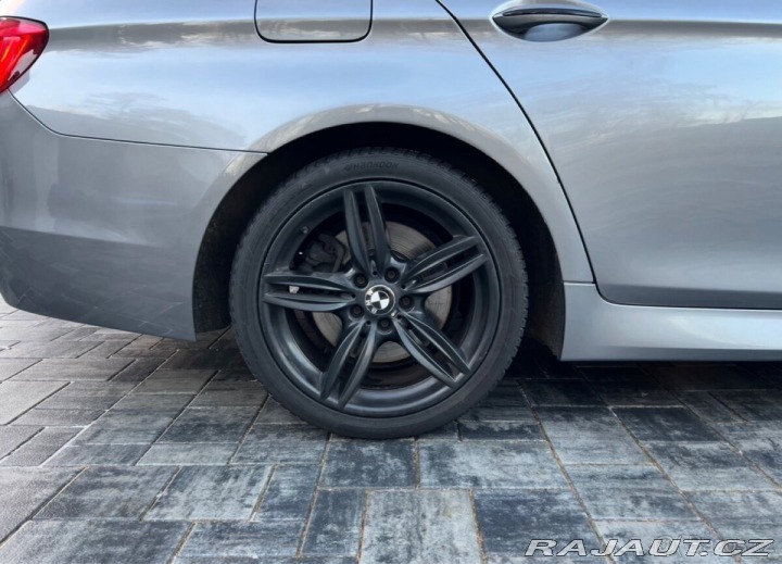 BMW 5 3,0 530 xd M-paket 1800