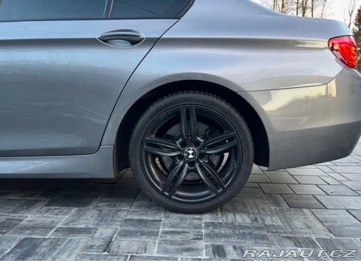 BMW 5 3,0 530 xd M-paket 1800