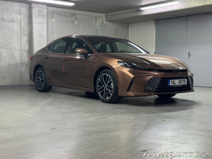 Toyota Camry 2.5 Hybrid Executive 2025