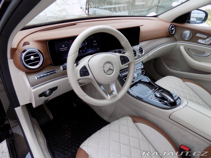 Mercedes-Benz E 220d/1.Maj.ČR/4-M/Designo 2017
