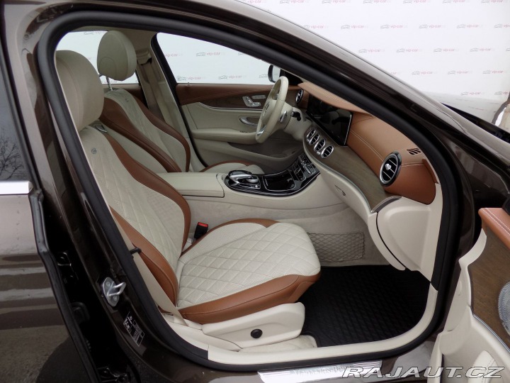 Mercedes-Benz E 220d/1.Maj.ČR/4-M/Designo 2017