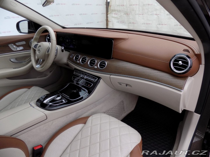 Mercedes-Benz E 220d/1.Maj.ČR/4-M/Designo 2017
