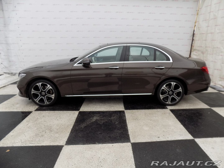 Mercedes-Benz E 220d/1.Maj.ČR/4-M/Designo 2017