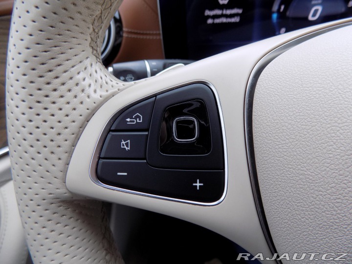 Mercedes-Benz E 220d/1.Maj.ČR/4-M/Designo 2017