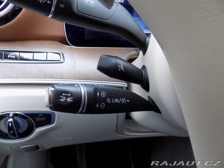 Mercedes-Benz E 220d/1.Maj.ČR/4-M/Designo 2017