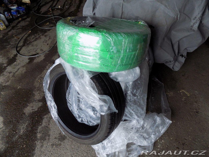 Mercedes-Benz E 220d/1.Maj.ČR/4-M/Designo 2017