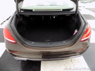 Mercedes-Benz E 220d/1.Maj.ČR/4-M/Designo 2017