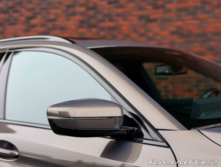 BMW 5 Touring  540i xDrive  245 2022