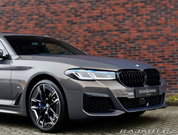 BMW 5 Touring  540i xDrive  245 2022