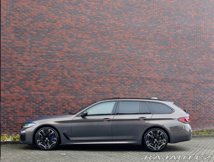 BMW 5 Touring  540i xDrive  245 2022