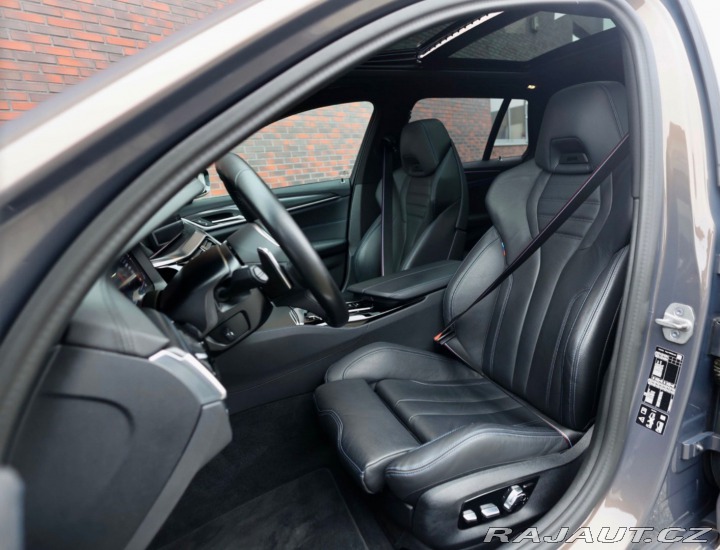 BMW 5 Touring  540i xDrive  245 2022